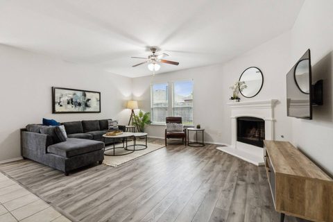 1209 Motley Dr, photo 2