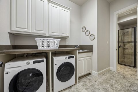 580 Butchart Drive, photo 32