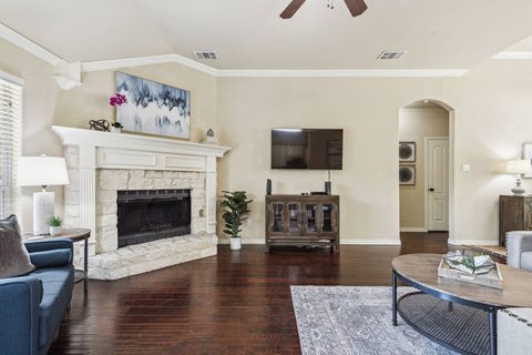 199 Cody Place, photo 4