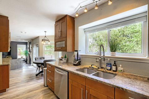 11920 Sky West Drive, photo 10