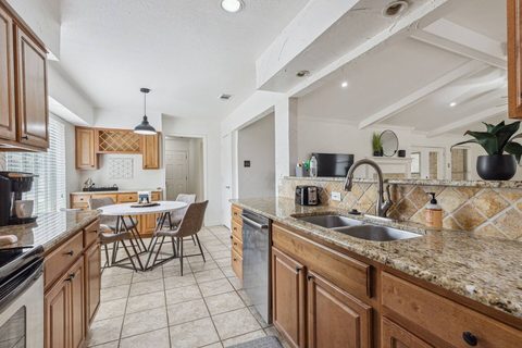 309 Forest Grove Drive, photo 10