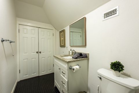 607 Mason Street, photo 23