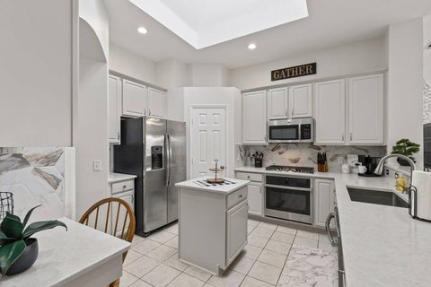 2866 Hilldale Dr, photo 8