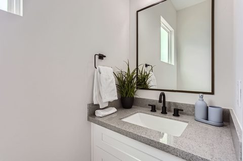 850 Elkhart St Unit B, photo 27