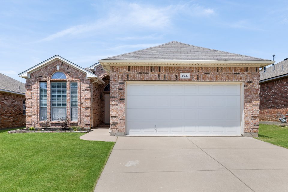 4037 Martinsburg Drive, photo 1