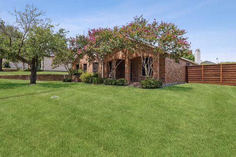 1053 Woodhaven Circle