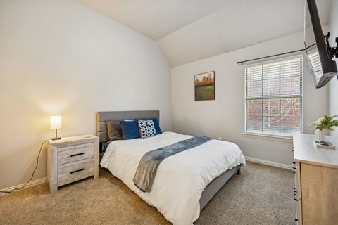 3012 Larreta, photo 23