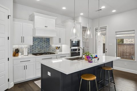 8525 Melrose, photo 10