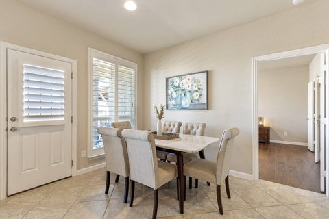 2529 Grey Kingbird Trail, photo 9