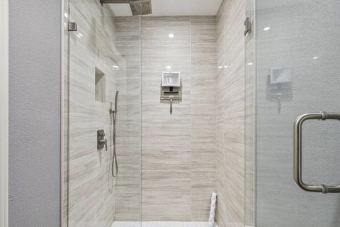 1819 Auburn Dr, photo 24