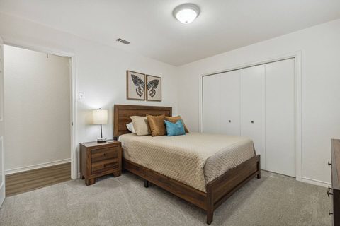 309 Forest Grove Drive, photo 20