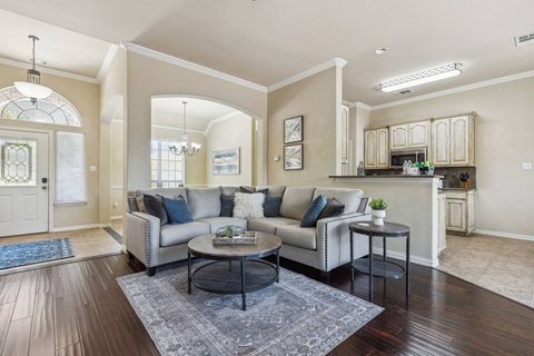 199 Cody Place, photo 2