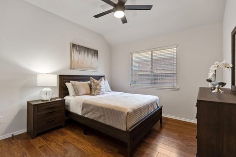 1557 Charleston Drive, photo 17