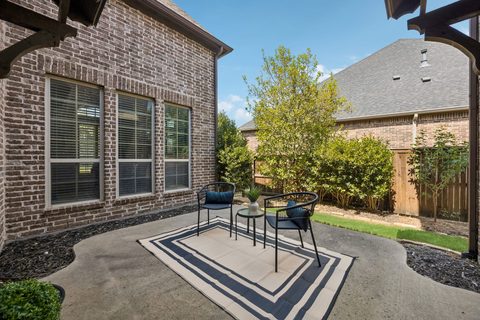 580 Butchart Drive, photo 34