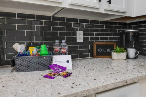1557 Charleston Drive, photo 8