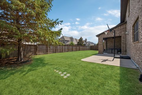 580 Butchart Drive, photo 36