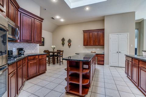 4-bedroom furnished home in Frisco, photo 12