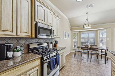 199 Cody Place, photo 6