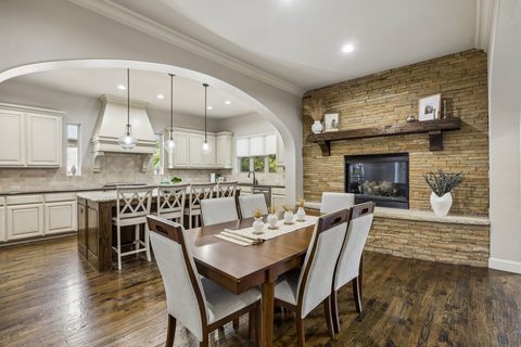 580 Butchart Drive, photo 10