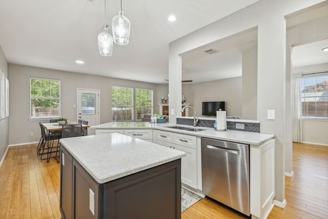 1053 Woodhaven Circle, photo 10