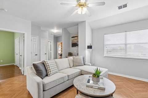 4425 Maple Shade Avenue, photo 6