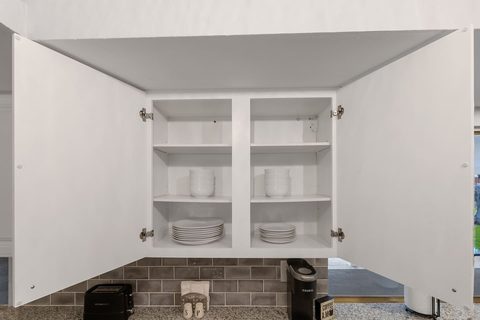 Kitchen: Modern essentials for a delightful cooking experience!