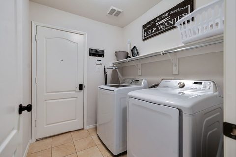 1557 Charleston Drive, photo 22