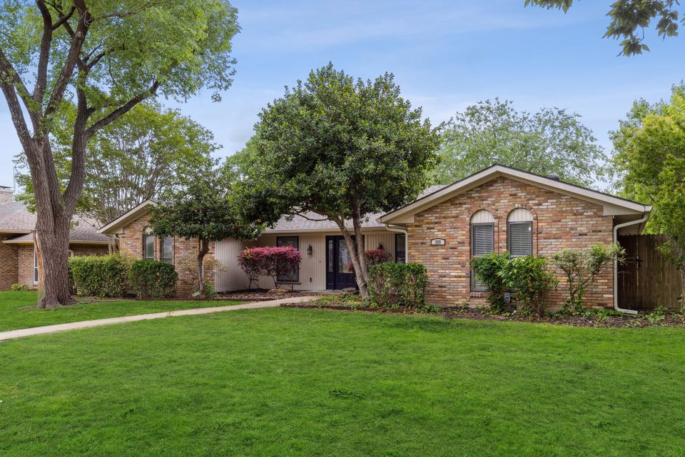 309 Forest Grove Drive, photo 1