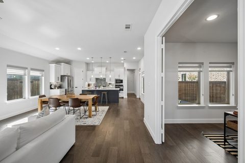 8525 Melrose, photo 6