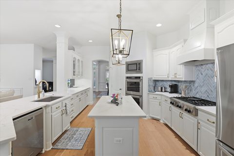 2103 Angel Falls Drive, photo 10