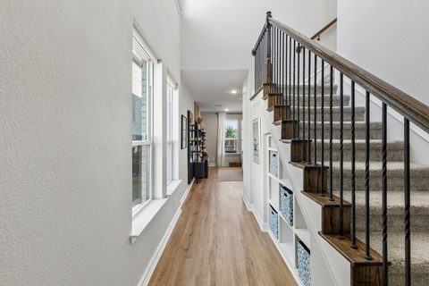 709 Creekwater Lane, photo 11