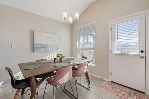 718 Bridgestone Way, photo 9