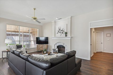 1932 Sunrise Trail, photo 3