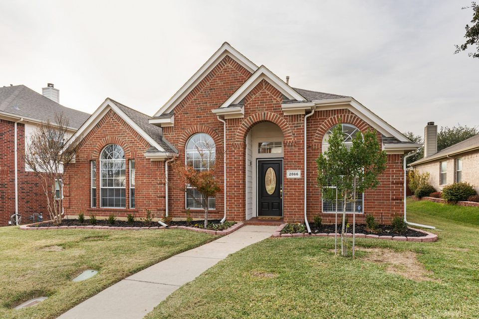 2866 Hilldale Dr, photo 1