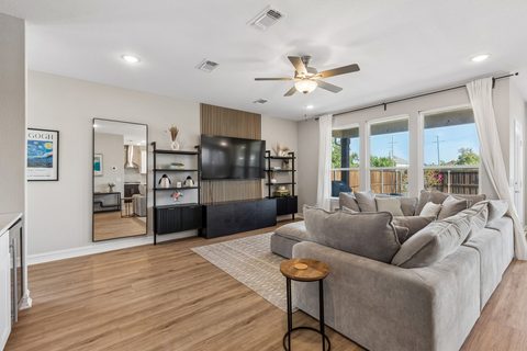 709 Creekwater Lane, photo 3