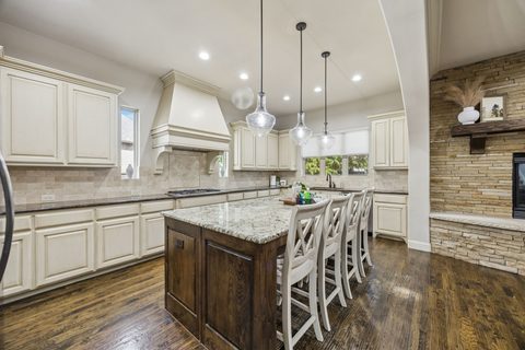 580 Butchart Drive, photo 7
