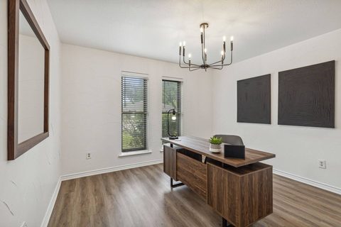 309 Forest Grove Drive, photo 12