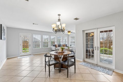 4425 Maple Shade Avenue, photo 10