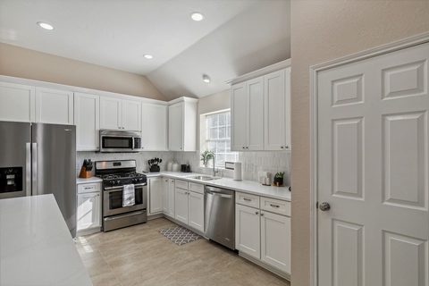1932 Sunrise Trail, photo 6