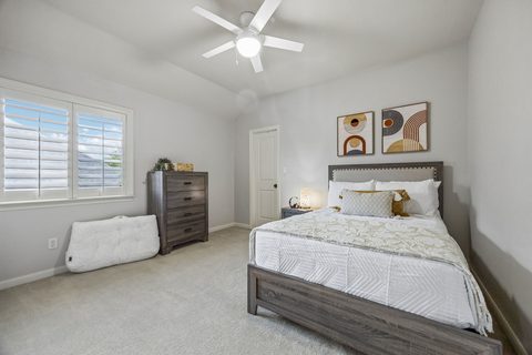 580 Butchart Drive, photo 19