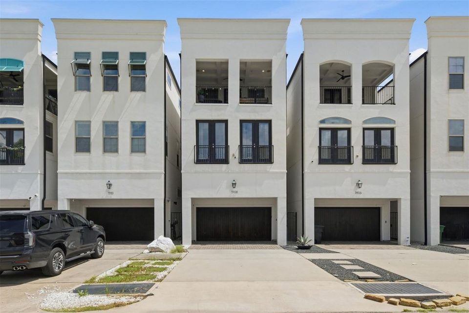 1908 West 25th Street, photo 1