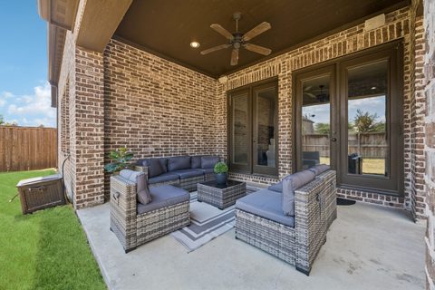580 Butchart Drive, photo 35