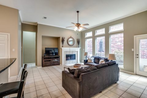 4-bedroom furnished home in Frisco, photo 6