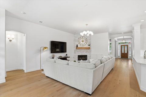 2103 Angel Falls Drive, photo 7