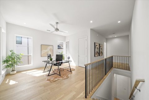 135 Garden Court East, photo 22