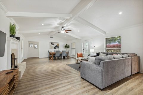 309 Forest Grove Drive, photo 6