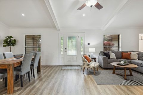 309 Forest Grove Drive, photo 5