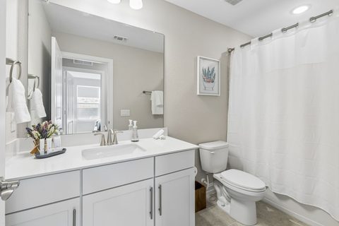 709 Creekwater Lane, photo 14