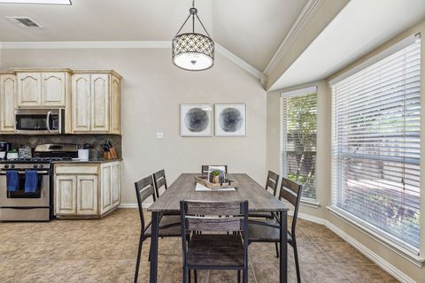 199 Cody Place, photo 11
