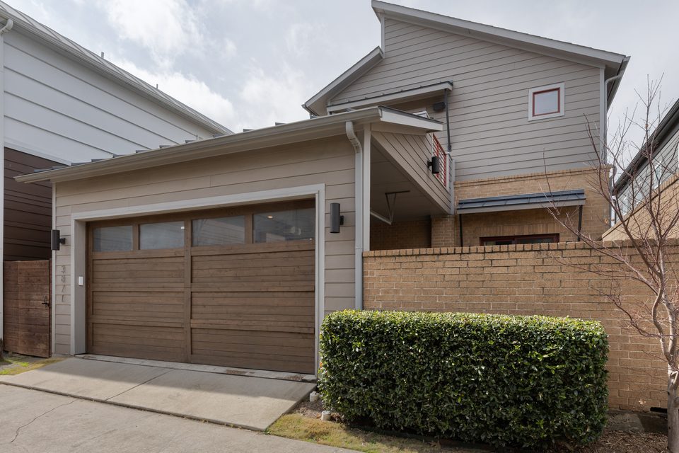 3871 Pine Tree Court, photo 1